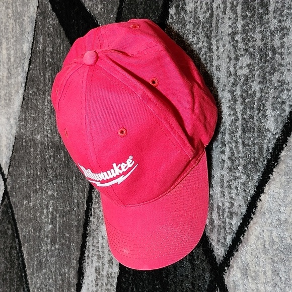 EMBROIDERED RED MILWAUKEE LOW-PROFILE BASEBALL CAP HAT - Picture 4 of 13